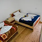 Dikellari فيلة بورغراديك